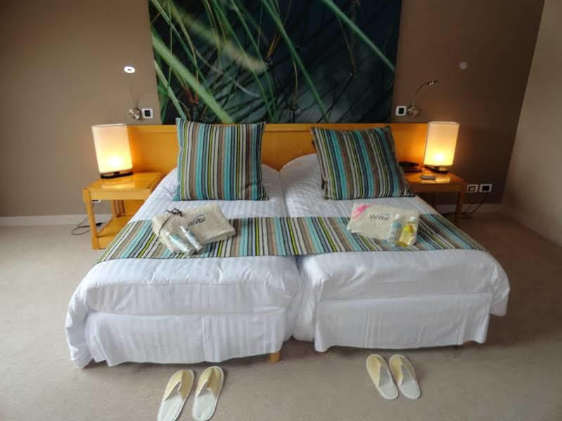 Logis Hotel Golf Le Domaine Du Val De Sorne Vernantois Zewnętrze zdjęcie