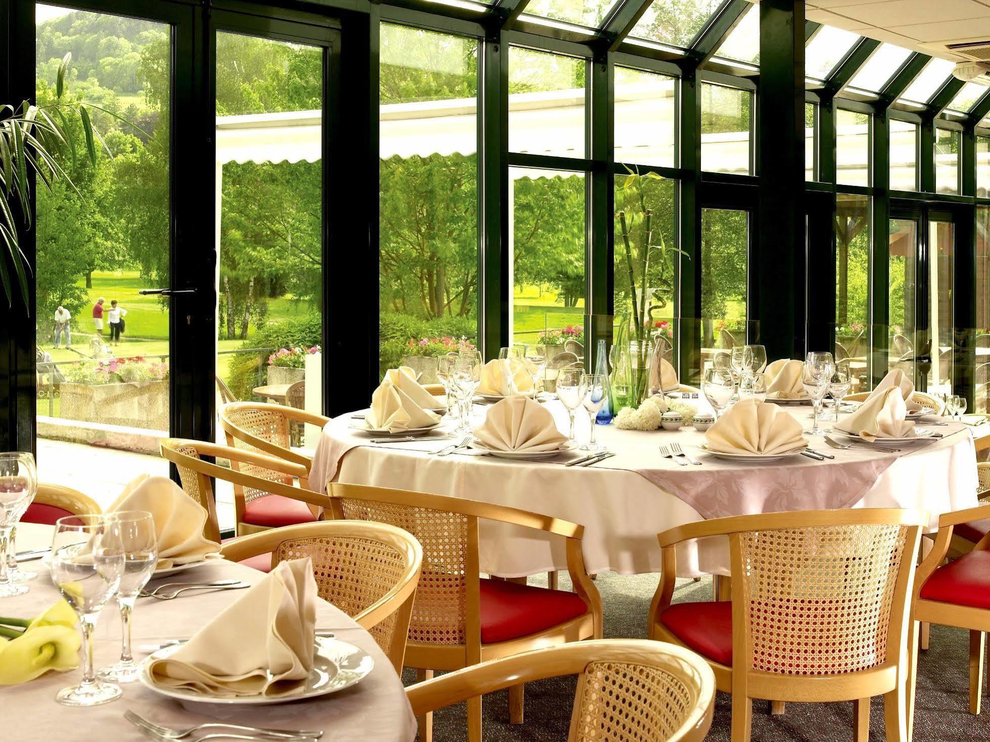 Logis Hotel Golf Le Domaine Du Val De Sorne Vernantois Zewnętrze zdjęcie